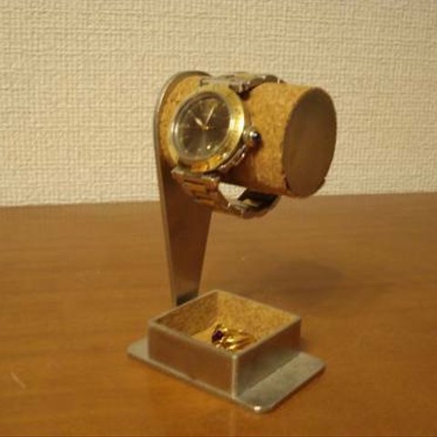 	プレゼントに　 ウォッチスタンド　1本掛けデザイントレイ付き腕時計スタンド 　ak-design 