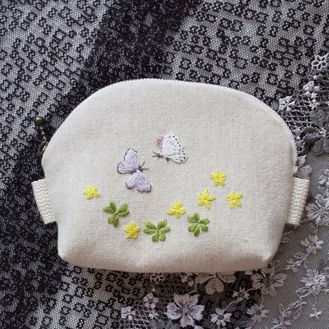 手刺繍ポーチ  しじみ蝶