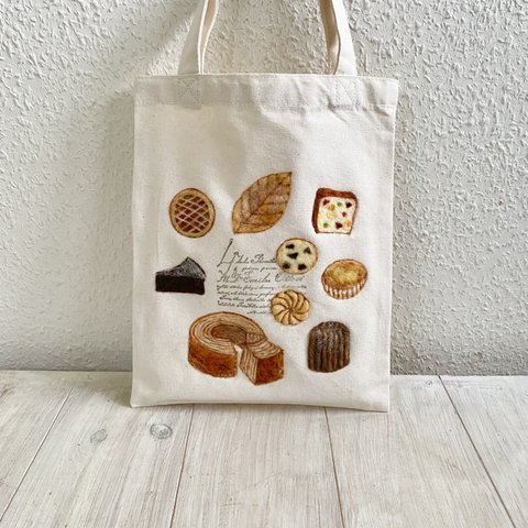 Cafe-sweets☆羊毛刺繍 キャンバストート〜焼菓子ミックス🍪🥮🧇