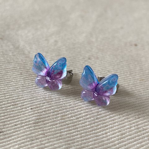 バタフライピアス　purple & blue