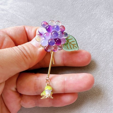 【ブランコポニー】紫陽花&カエル　チェコビーズ刺繍　ポニーフック