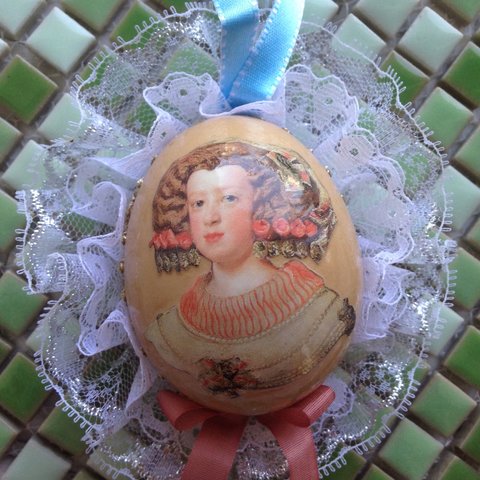 王女の肖像画 卵のデコパージュオーナメント