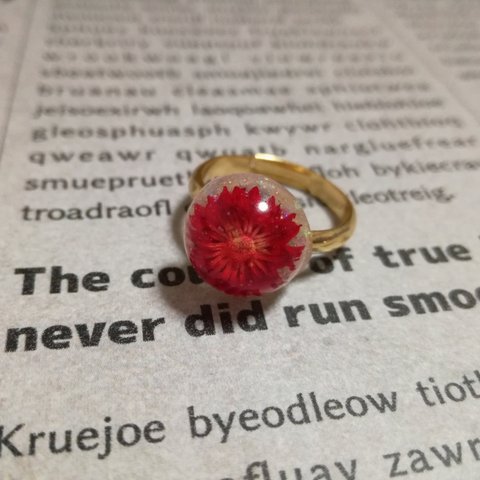 赤いお花のリング