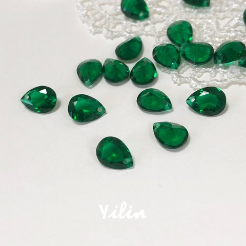 雫☆A級カットガラスストーン•10個入り☆6x8mm☆エメラルドグリーン☆穴有り