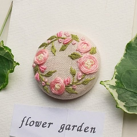 刺繍くるみボタン(ヘアゴム/ブローチ)ローズ