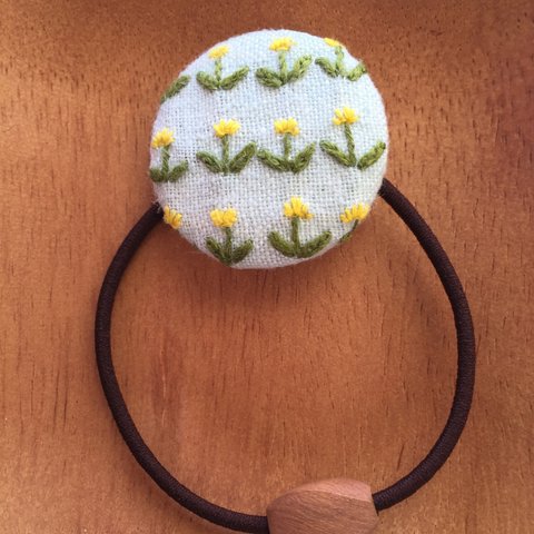 刺繍》たんぽぽのヘアゴム