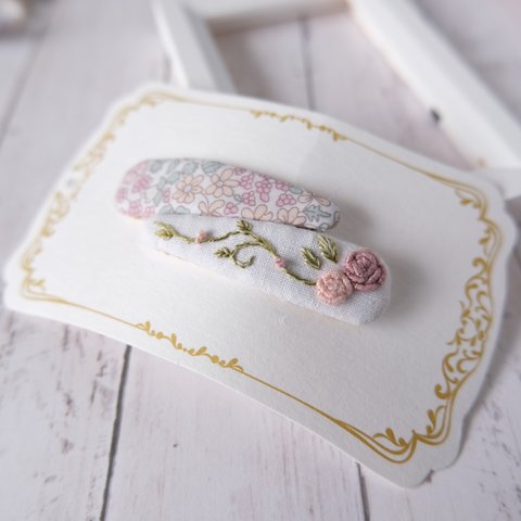 薔薇手刺繍のパッチンピンSet Sサイズ(アイスピンク)