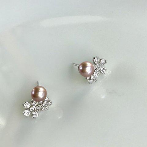 春の気配！ピンクの本真珠ジルコニアのお花のsilver925ピアス