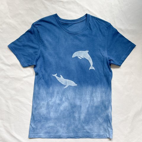 送料無料 闇夜を泳ぐイルカと鯨 藍染オーガニックコットンTシャツ　絞り染め　