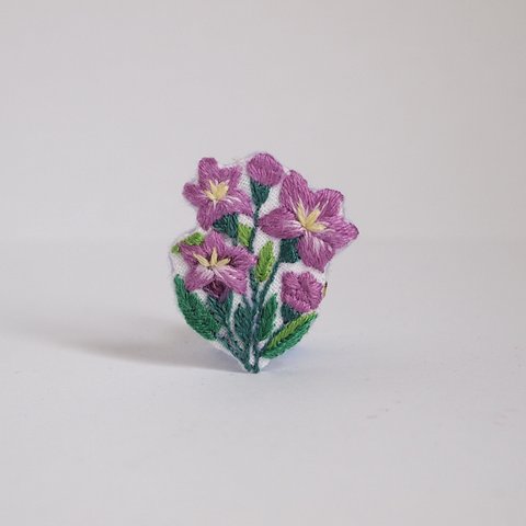 秋の花 桔梗 刺繍ブローチ