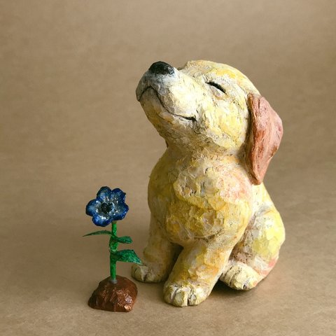 【sold out】            レトリバーと花　『A flower and retriever』【木彫り】【彫刻】【レトリバー】【ラブラドールレトリバー】【ゴールデンレトリバー】