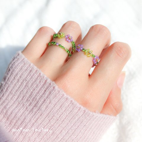《選べるセット》ぶどうカラー 🍇 小さなお花のぷちリング  ビーズリング 指輪