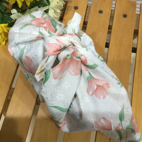 【再4】小ぶり清楚な花柄❤️結びやすいお弁当あずま袋(フラワー)