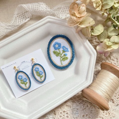 ⚘5月の草花⚘ネモフィラの刺繍ブローチ&ピアス/イヤリング