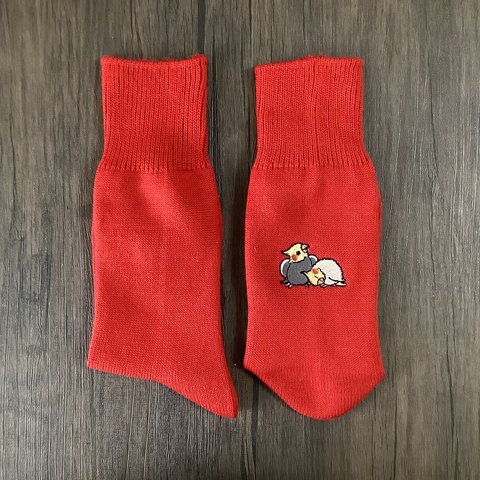 【赤】日本製のオカメ刺繍靴下