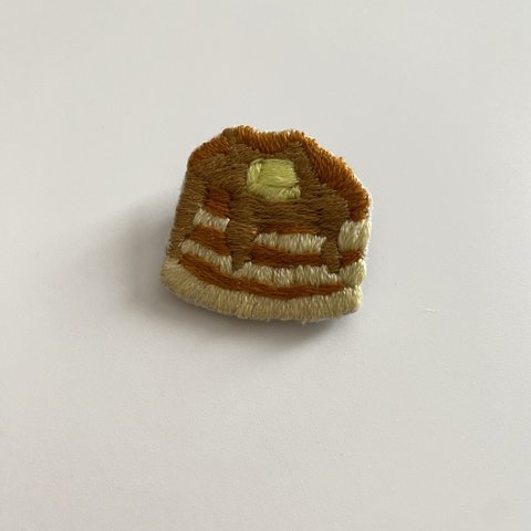 ホットケーキ 刺繍 ブローチ