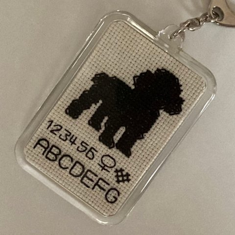 クロスステッチししゅうキット〈Dog's Key holder〉トイプードル