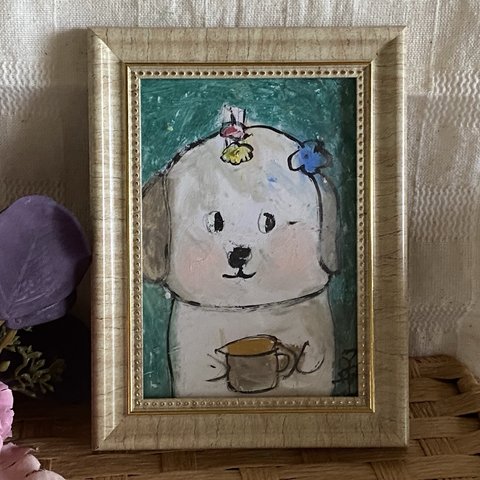 絵画。原画手描【可愛いヘアピンをつけたワンちゃんがコーヒーを飲んでいる】