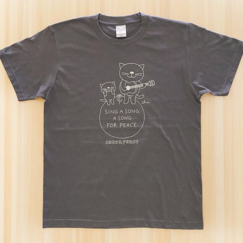 にゃんきーとすTシャツ「ピースソング」チャコール