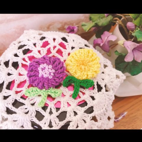 紫のお花のブローチ  北欧 ミナペルホネン モチーフ編み