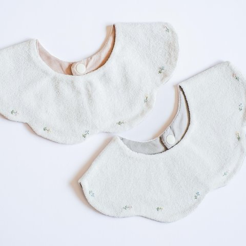 Natural flower bib