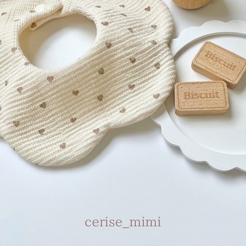 new🫧ママとベビーの為の防水スタイ/ beige mini heart ♡ 360°はなびらスタイ/