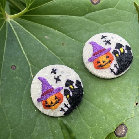 ハロウィンカボチャの刺繍ブローチ