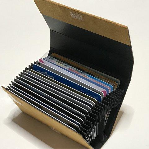 蛇腹型カードケース／JAVA-CARD-CACE20／スエード　ライトブラウン