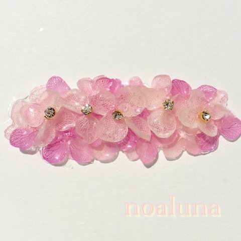 紫陽花とビジューのヘアクリップ  グラデーション桜色