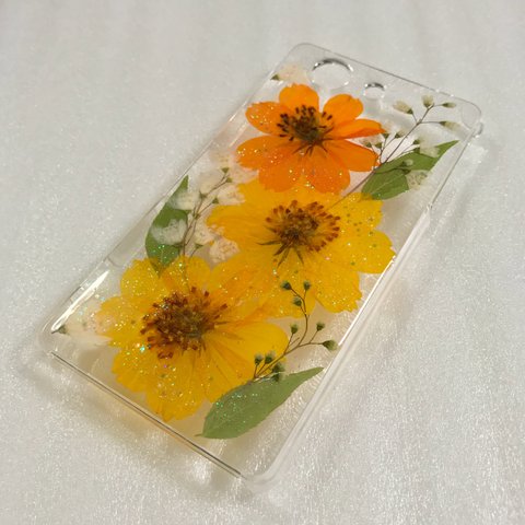 【新作】受注制作✨黄花コスモスと白ウツギ✨押し花素材 iPhone ケース