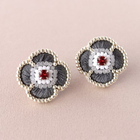 刺繍フラワー jewelry round design グレー×シャム (刺繍ピアス/刺繍イヤリング/花/花モチーフ/ビーズ刺繍）