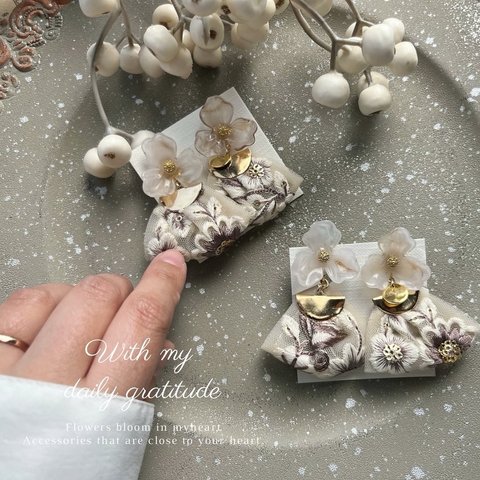 beige×brown marble刺繍タッセル