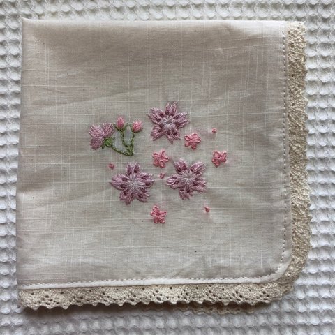 [受注製作]コットンのレース付き刺繍ハンカチ☆桜