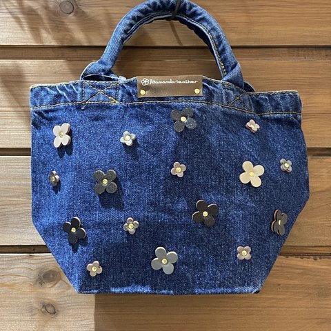 【限定価格￥3,960→￥2,970】デニムランチバッグ(花色モノトーン)　