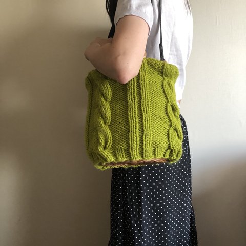 2way・手編みニットのソコマルぽってりショルダーかごバッグ♪巾着袋付き。ニットはグリーン☆ツイスト模様。新色です。