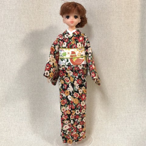 ジェニー・momoko  着物　黒・小花柄