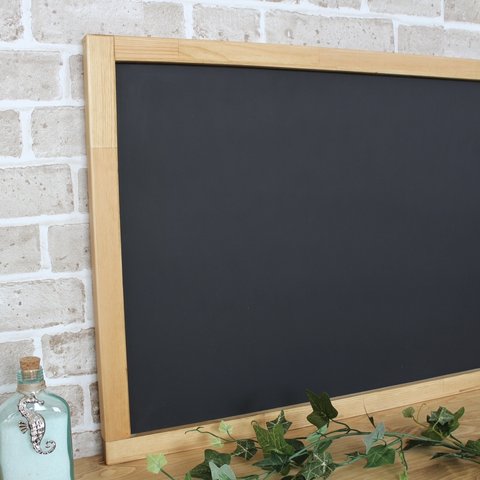 木枠のかわいい黒板　壁掛けキット　ミニ黒板消し　チョークプレゼント付　ダークウォルナット色　横65cm ×縦50cm