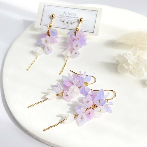 藤色の花(ロング) 揺れるピアス/イヤリング