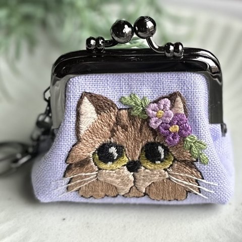 手刺繍ぷっくりがま口　猫　キジ猫