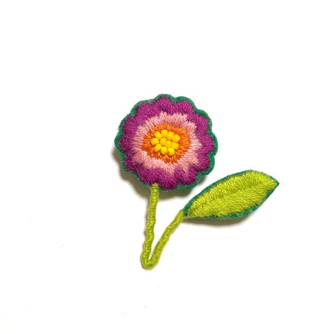 プリムラのお花手刺繍ブローチ