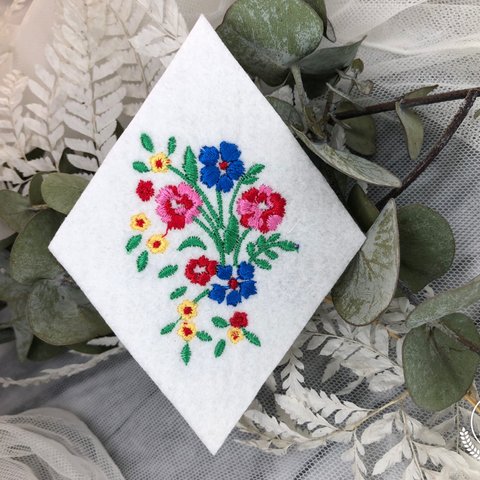 刺繍ワッペン　花束　ひし形