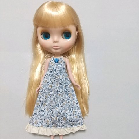 小花柄LIBERTYプリントのシャーリングホルターネックドレス　ブライス　リカちゃん　アウトフィット