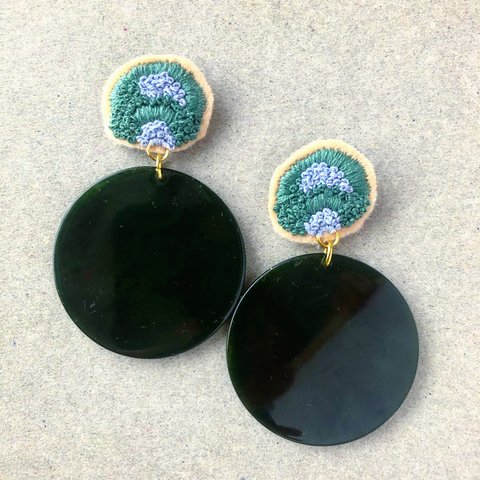 green×lace刺繍ピアス