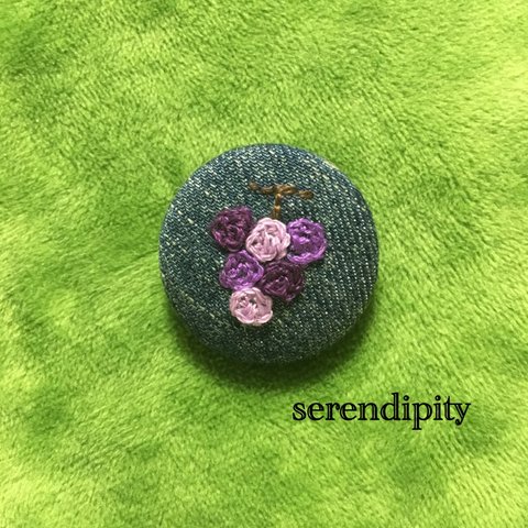 手刺繍★採れたてぶどうちゃん★くるみボタン