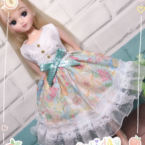 リカちゃん服ワンピース　〜白×ミントフラワー〜