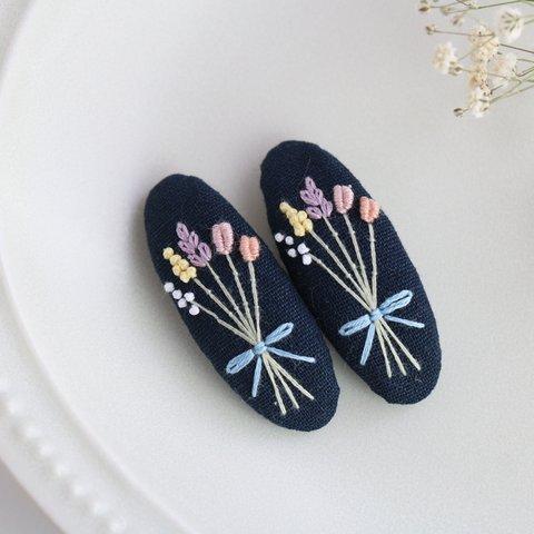 秋冬限定　花束刺繍のパッチンピン　ネイビー　1本（中）5cm　