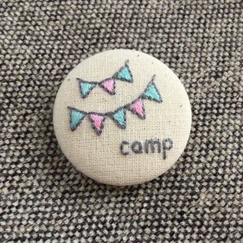 手作り刺繍バッジ camp 水色ピンク