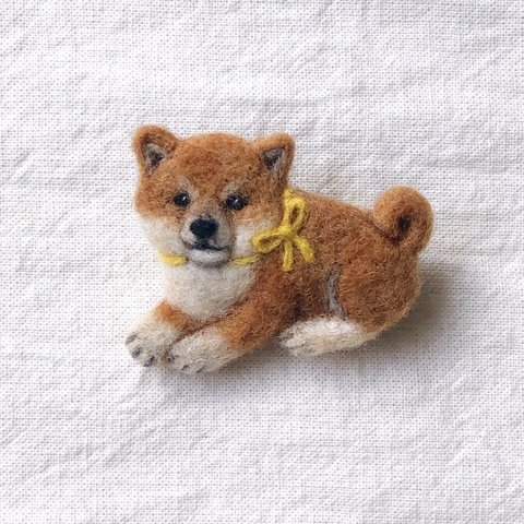 【特集掲載】黄色のリボンの子犬　ブローチ　柴犬