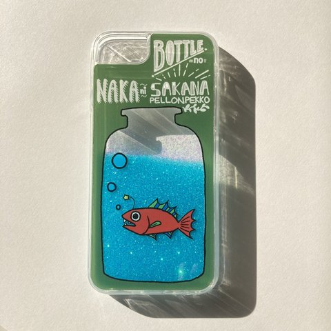 ボトルのなかにお魚ケースiPhone SE3-15