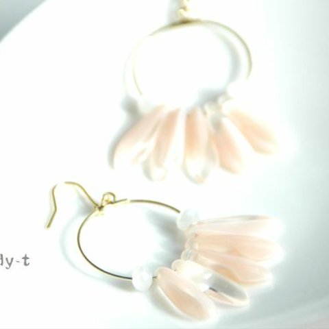 edy-t■花びらピアス☆送料無料